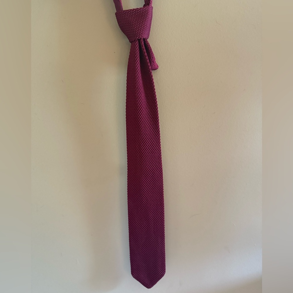 Sophisticated Maroon Knitted Tie